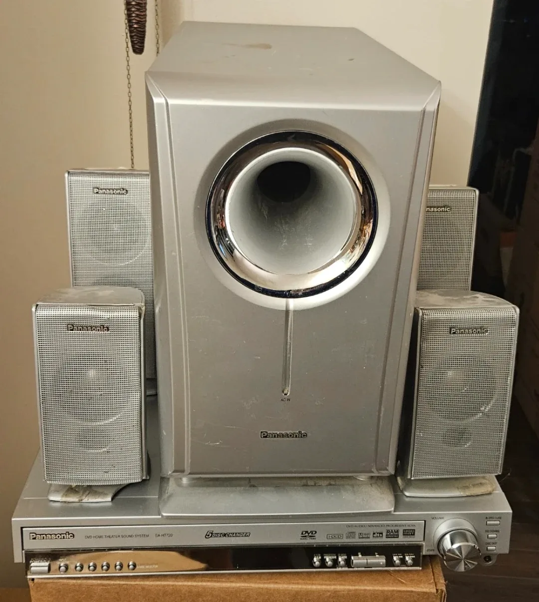 Panasonic SA-HT720 DVD Home Theater System