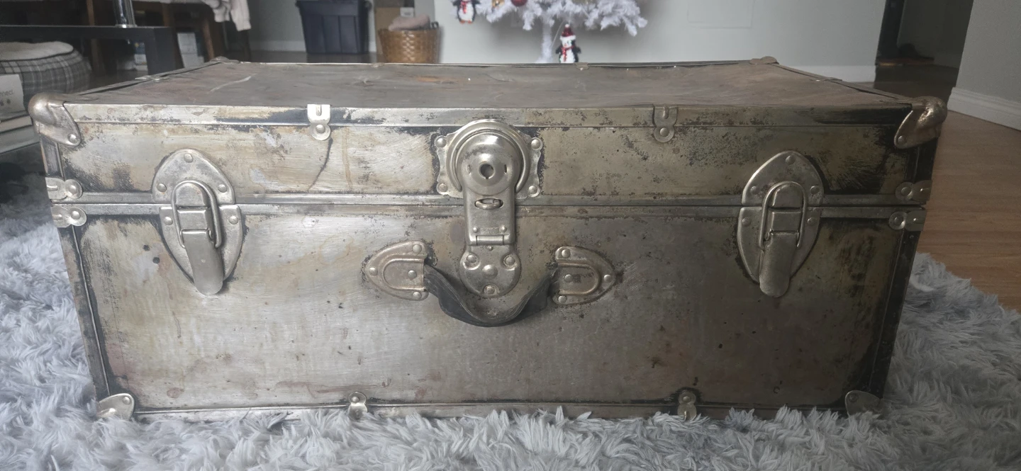 Antique Metal Steamer Trunk - photo 2