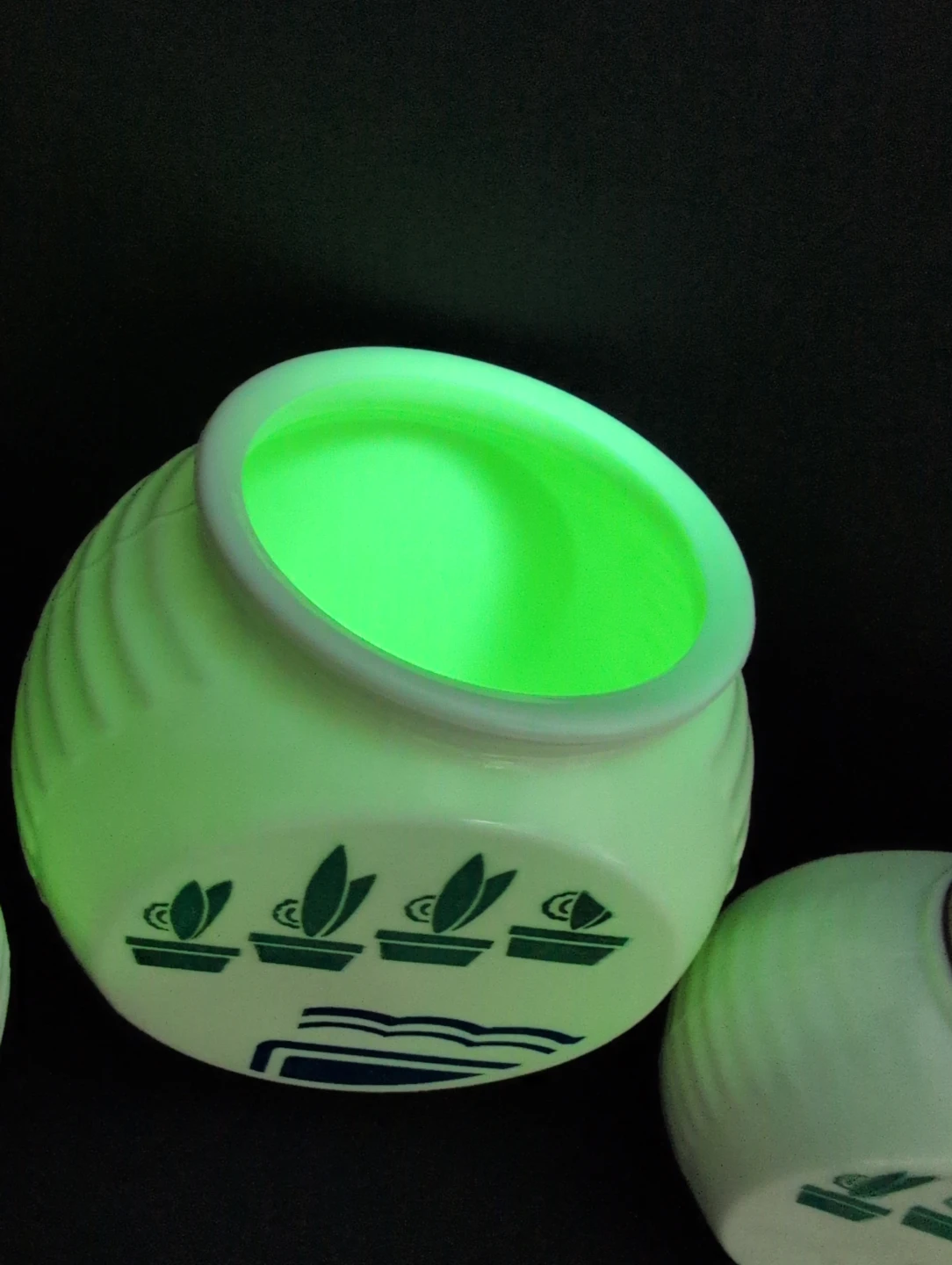 Vintage Fire King Vitrock Range set - UV Reactive Uranium Glass - photo 3