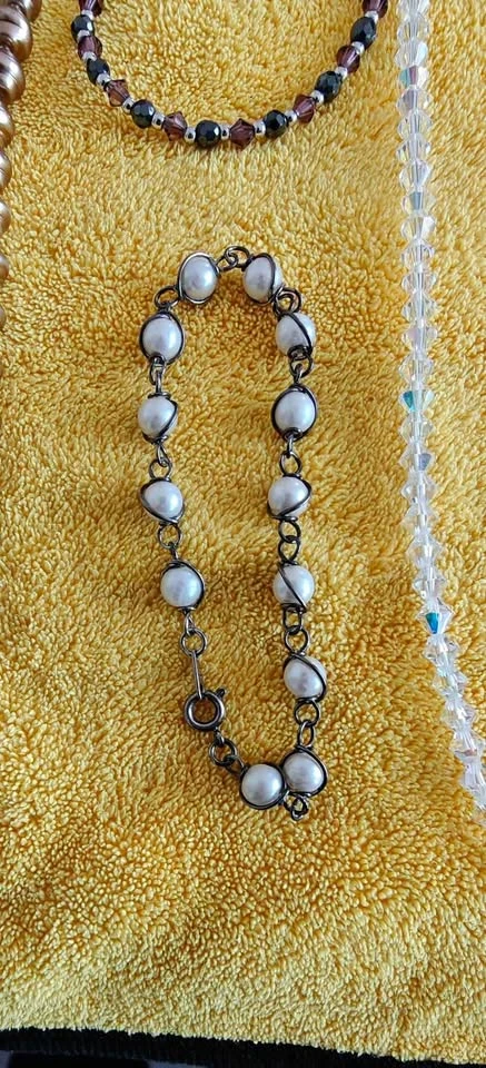 Jewelry Bundle – Necklaces, Bracelets & Bangle – $10 - photo 2