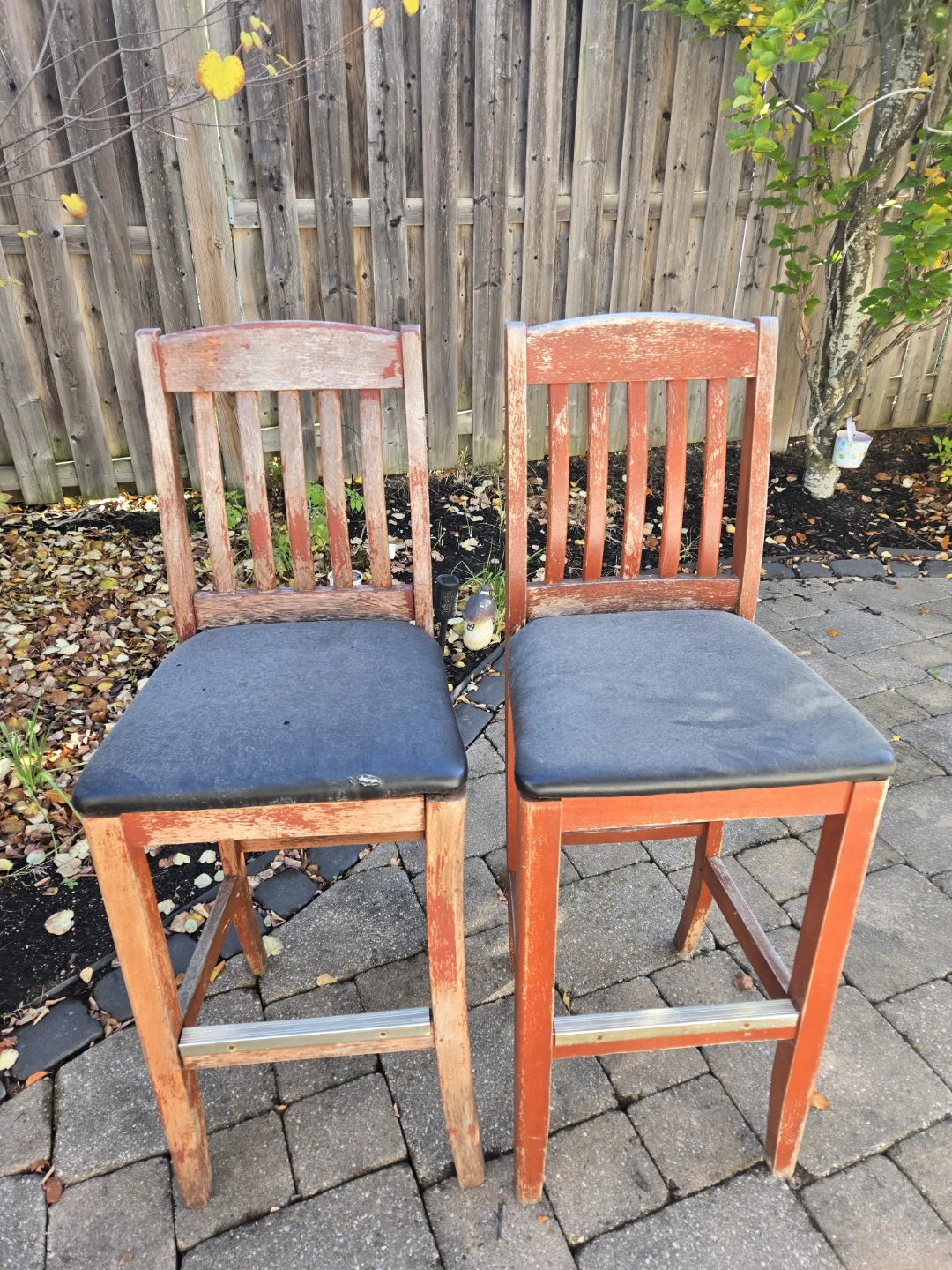 Pair of Wooden Bar Stools x2 - photo 2