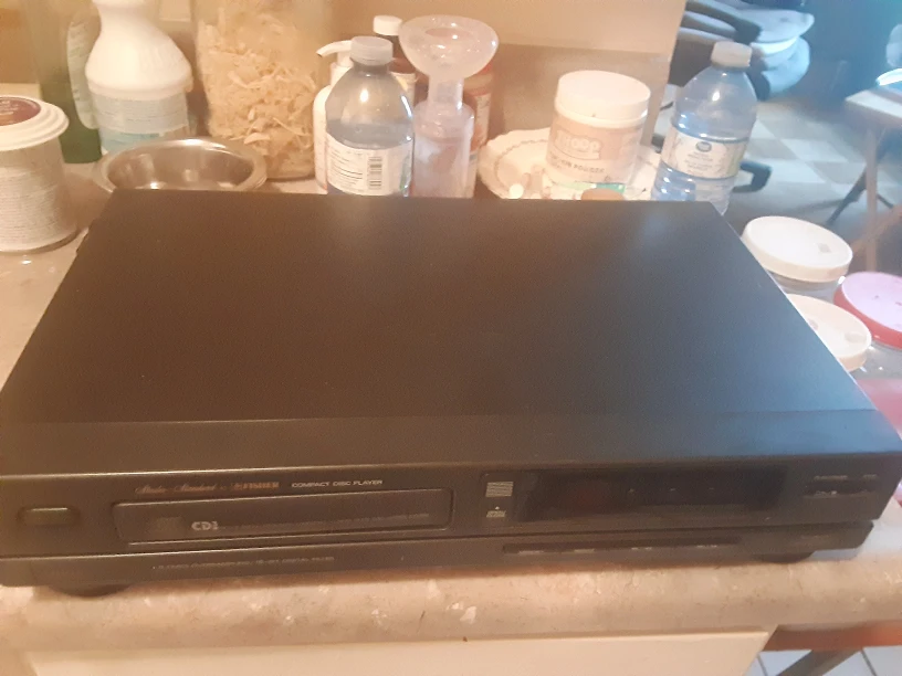 Fisher Studio Standard Compact Disc Player AD9005