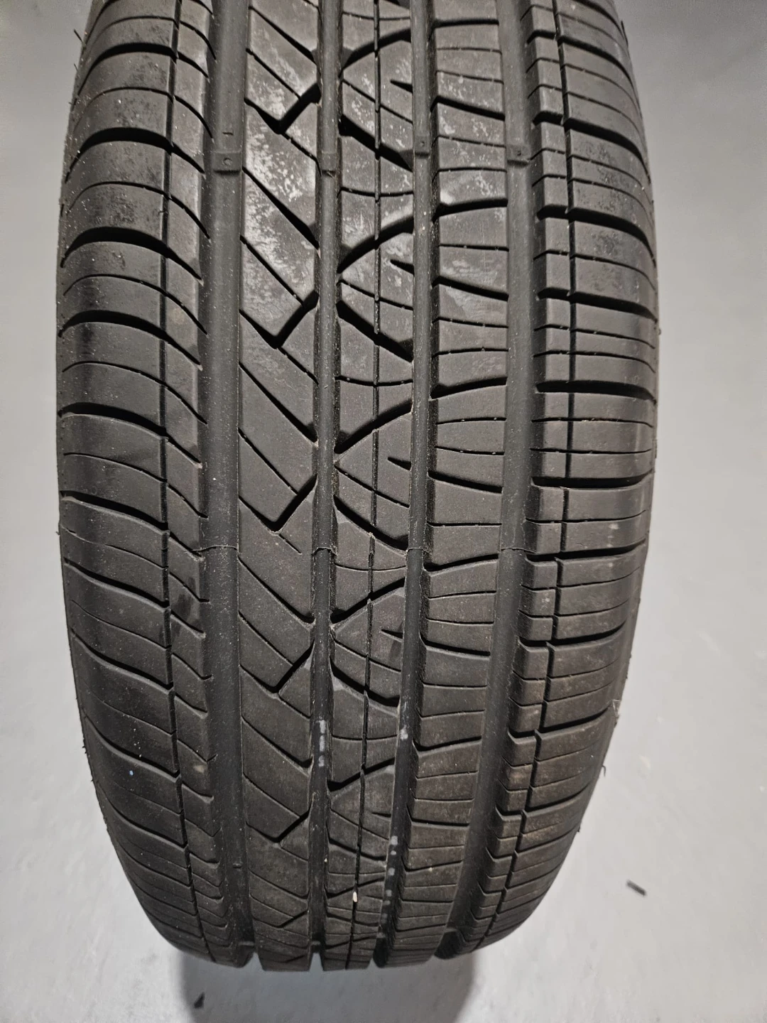 Motomaster 225/65R17 Tire - photo 2