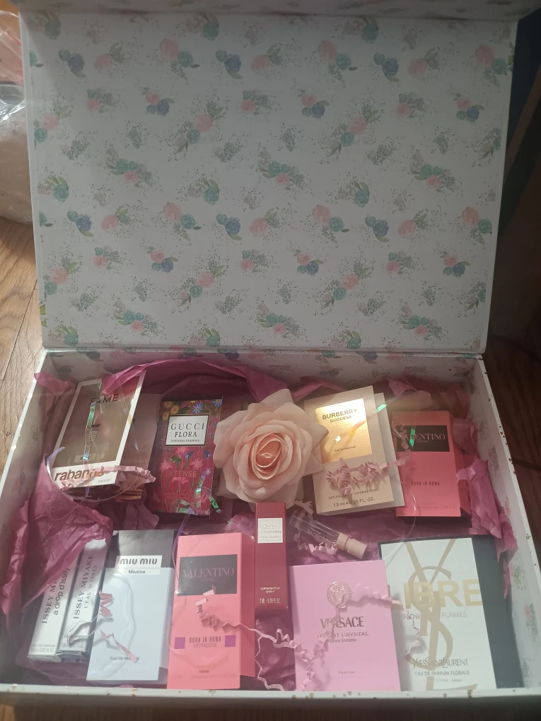 Perfume Sample Box Set - photo 2