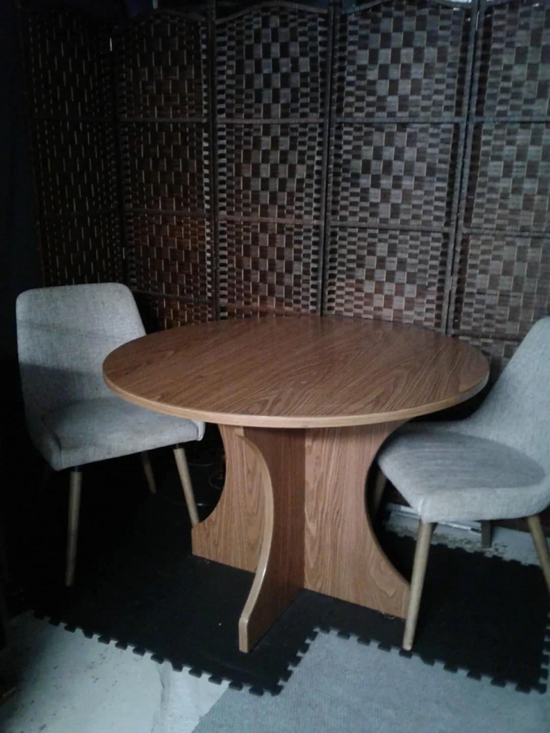 Circular table 🏠Dufferin & Eglinton image indicator(5)