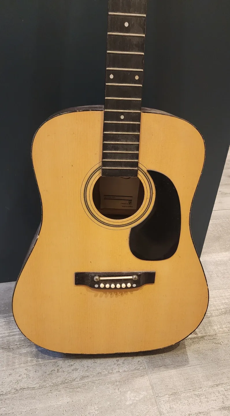 Lero Acoustic Guitar - Needs Repair
