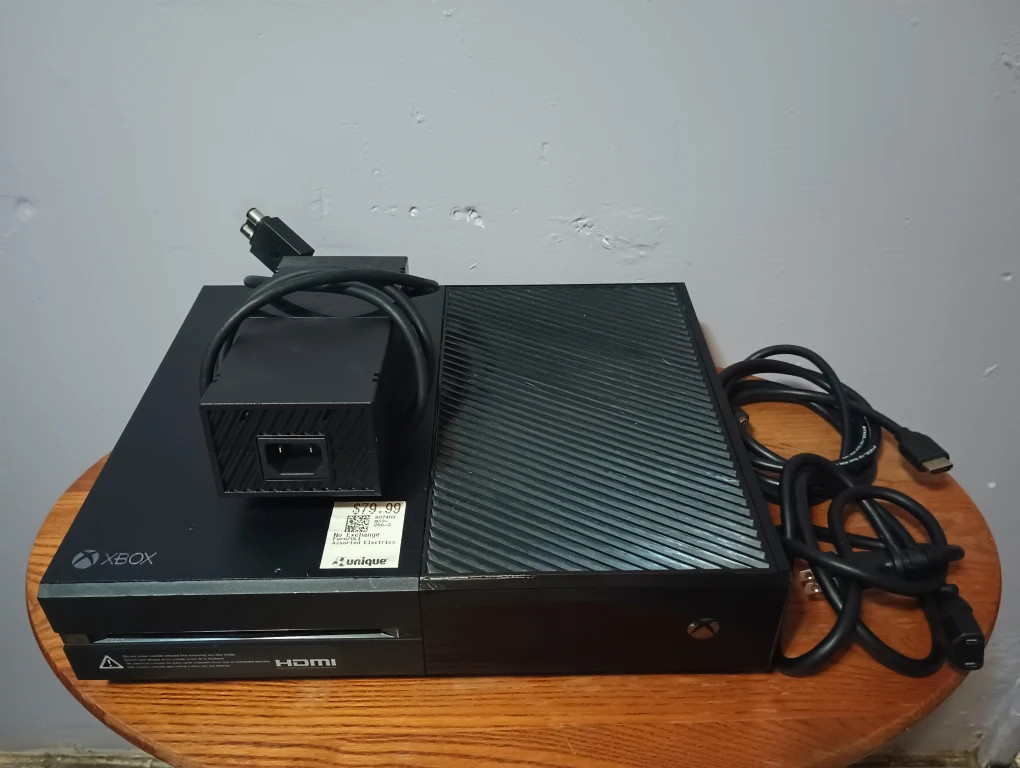 Xbox one Bundle 2 TB HDD + controller and extras - photo 2