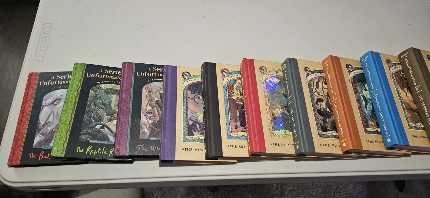 A Series of Unfortunate Events - Hardcover Books 1-13 - photo 4