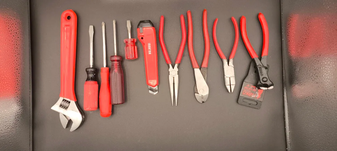 Mixed Tool Set - Pliers, Screwdrivers, Wrench image indicator(5)