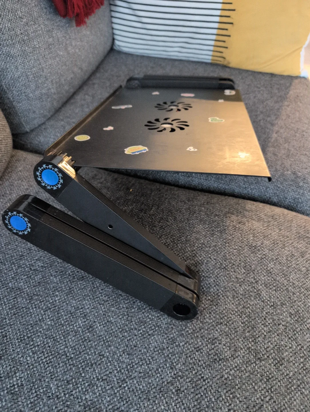 Adjustable Laptop Desk with Cooling Fans image indicator(4)