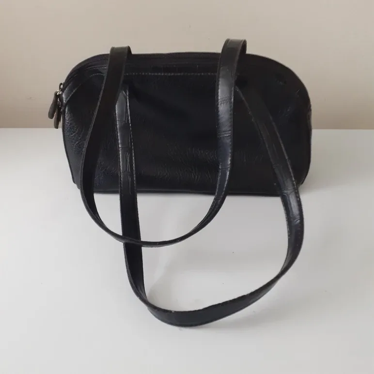 Sonnell Black Leather Handbag image indicator(2)