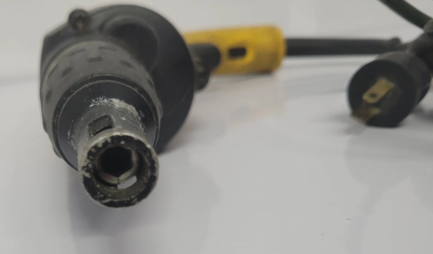 DeWALT DW257 VSR Deck/Drywall Screwdriver - photo 2