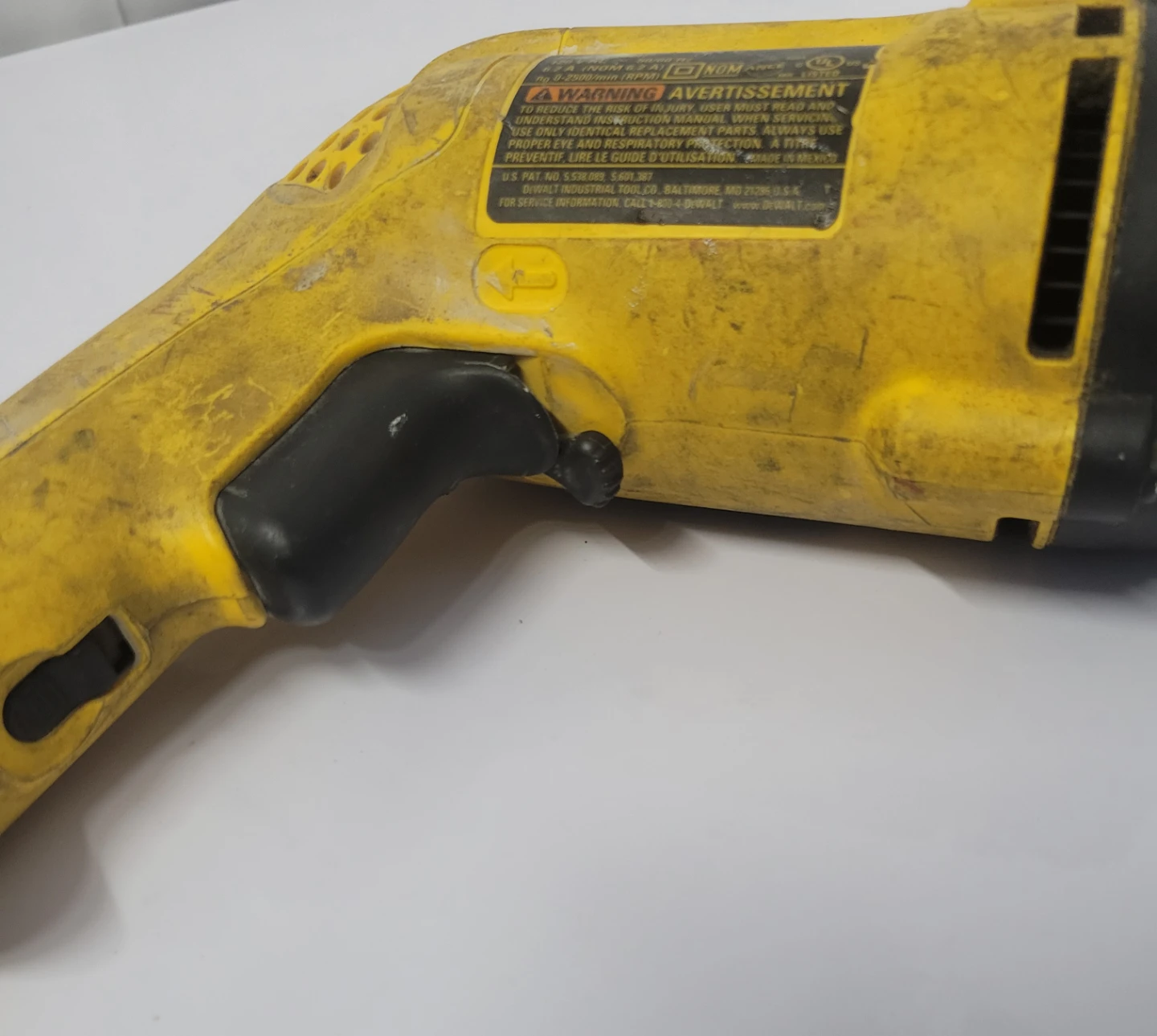 DeWALT DW257 VSR Deck/Drywall Screwdriver - photo 4