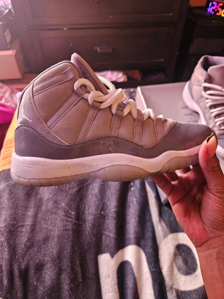 Jordan 11 Retro Cool Grey BIG KIDS image indicator(2)