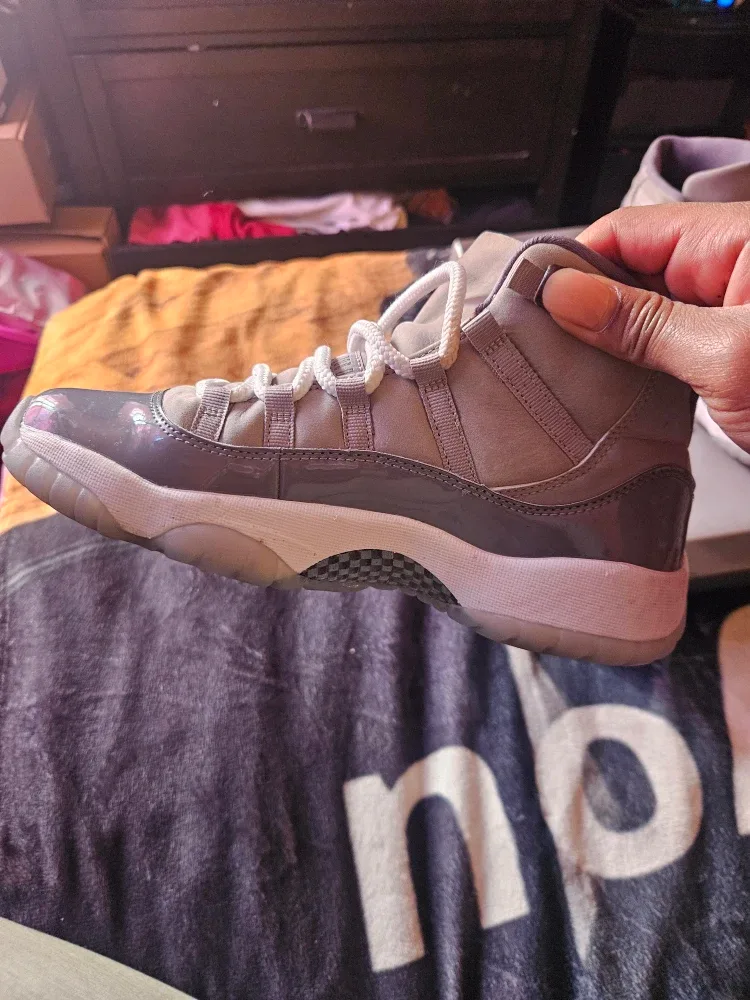 Jordan 11 Retro Cool Grey BIG KIDS image indicator(3)