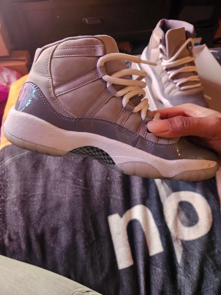 Jordan 11 Retro Cool Grey BIG KIDS image indicator(4)