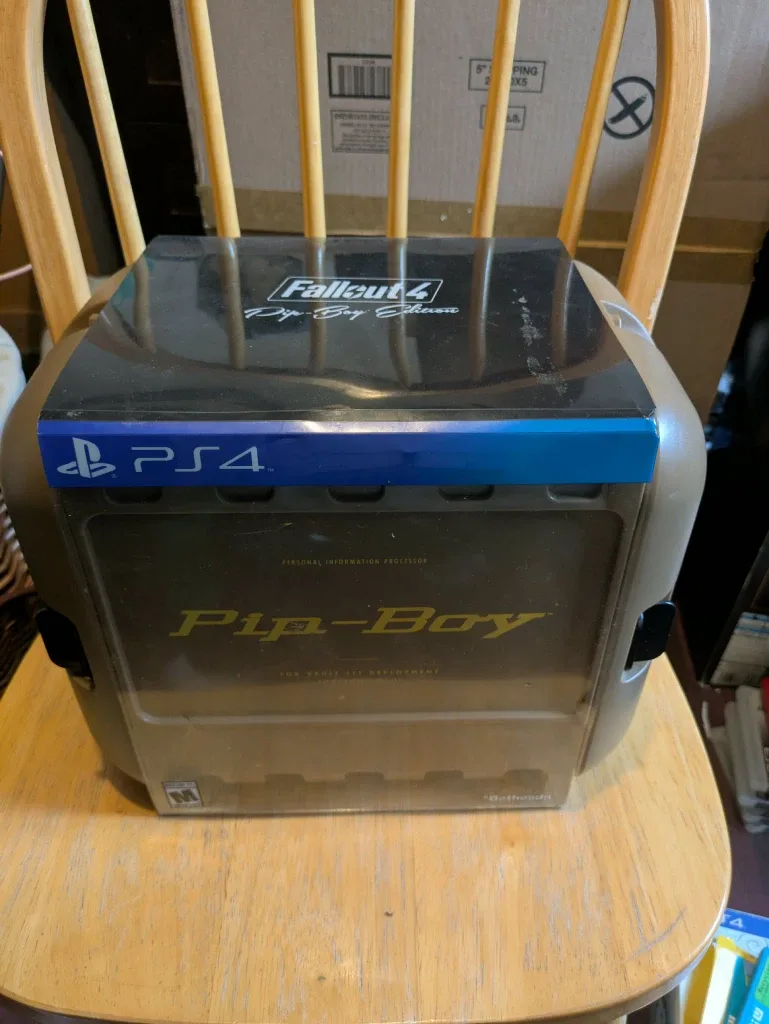 Fallout 4 Pip-Boy Edition for PS4 - Like New! image indicator(5)