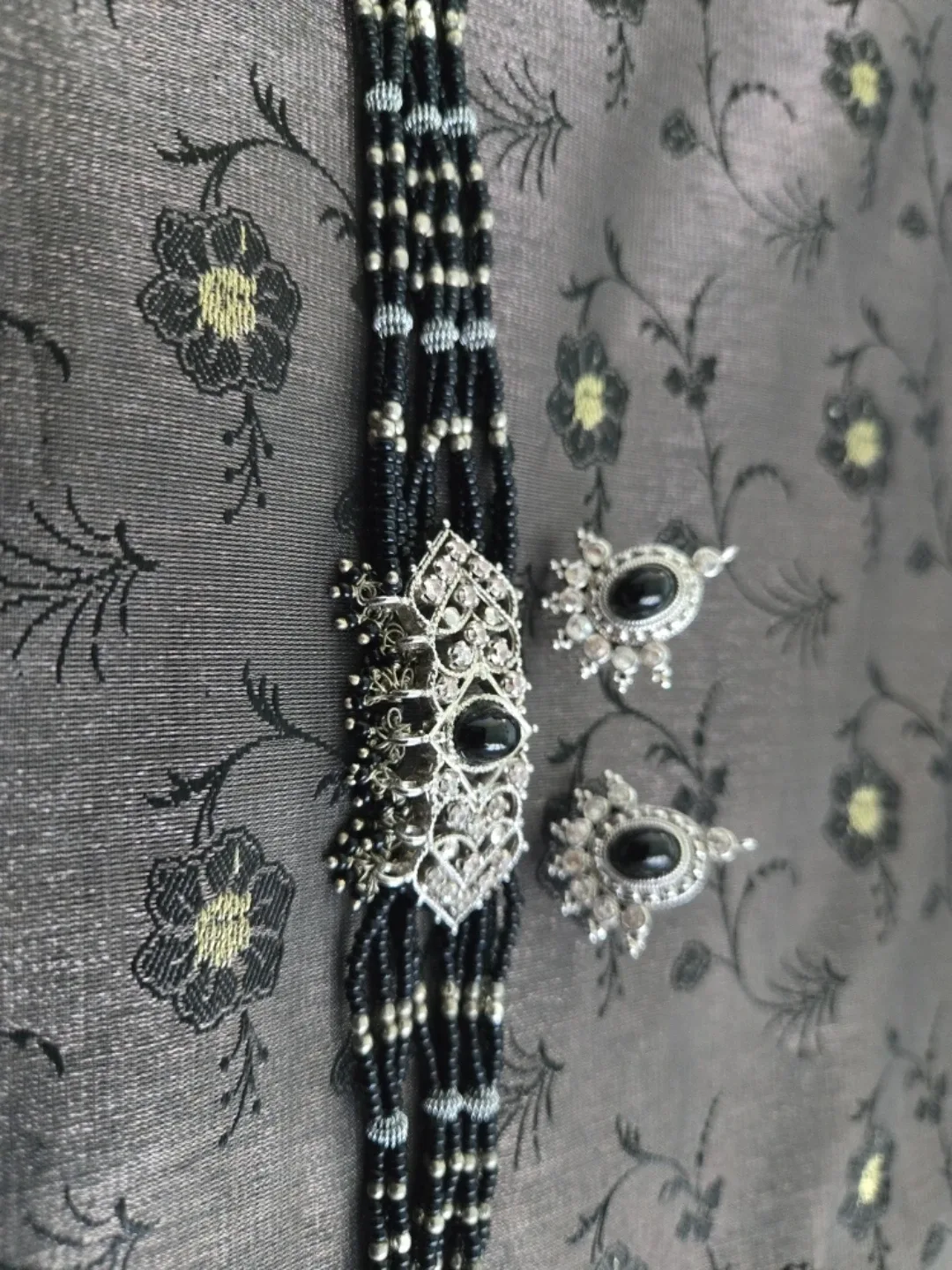 Black Beaded Necklace & Earring Set image indicator(2)