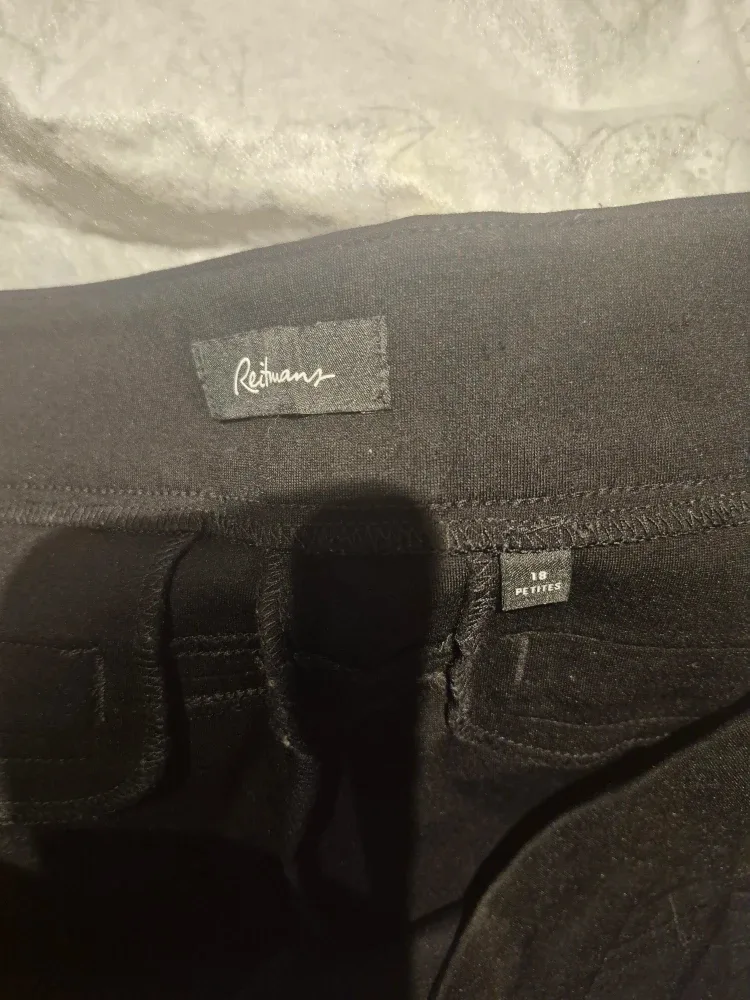 Reitmans Black Petites Pants - Size 16 image indicator(2)