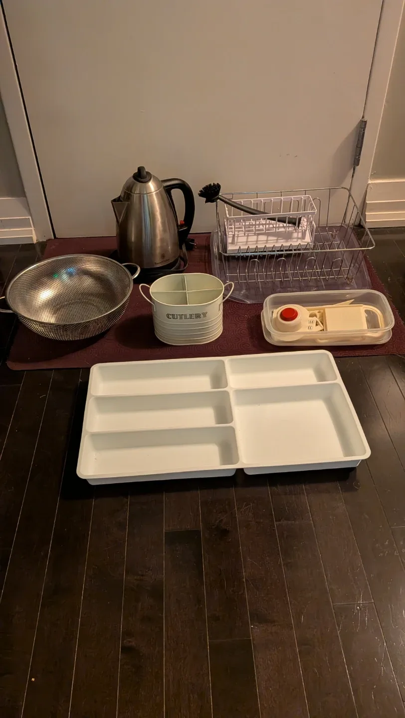 Kitchen Essentials incl Russell Hobbs Electric Kettle