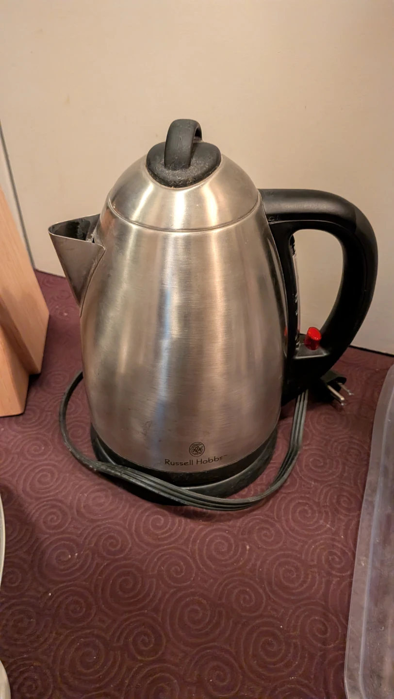 Kitchen Essentials incl Russell Hobbs Kettle, IKEA Bamboo Tray - photo 2