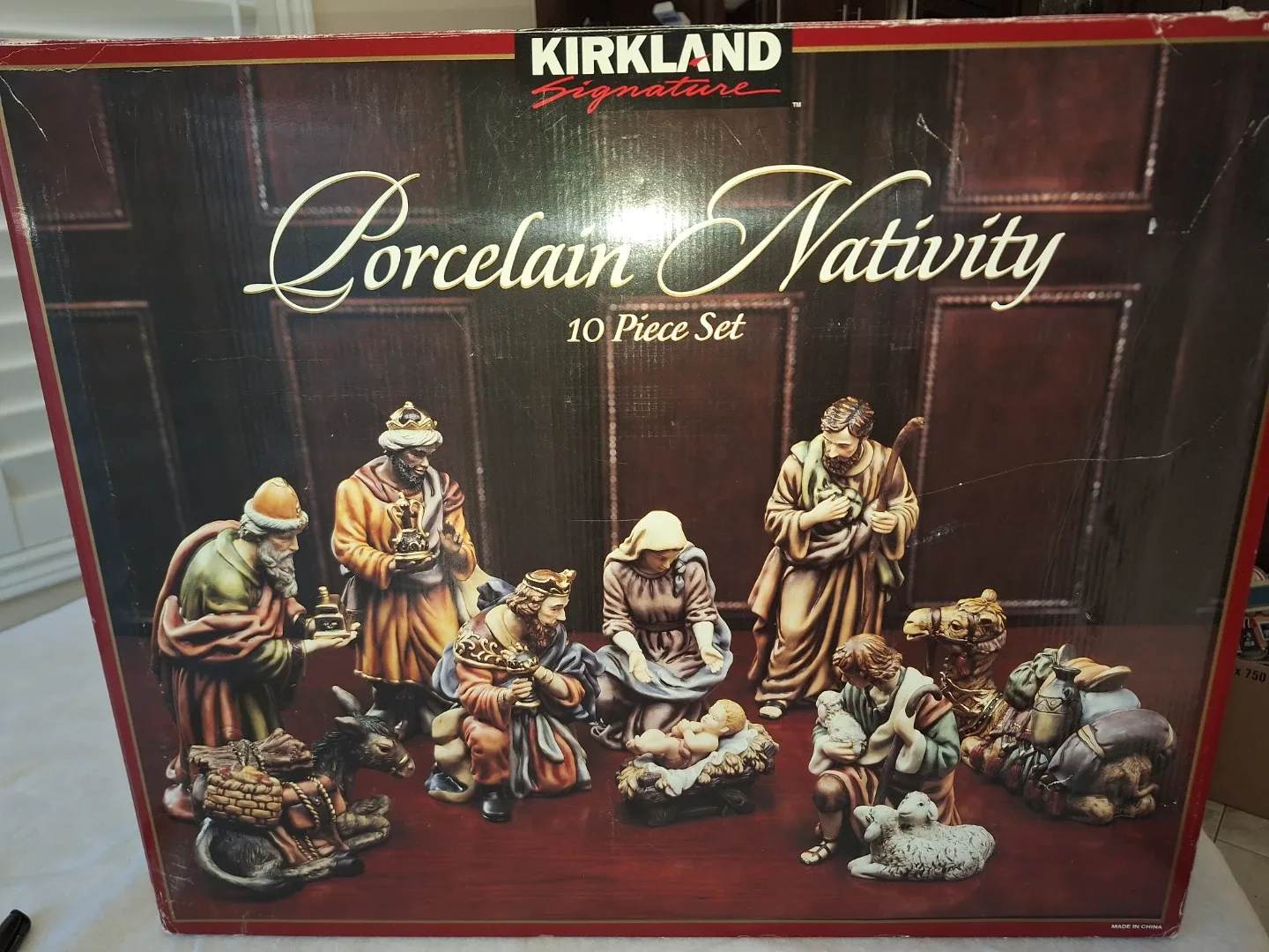 Kirkland Signature Porcelain Nativity 10 Piece Set