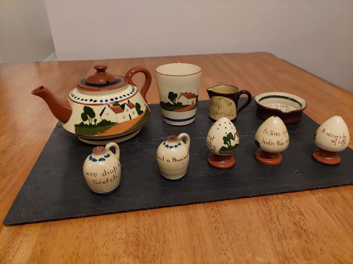 Watcombe Devon Mottoware Teapot image indicator(9)