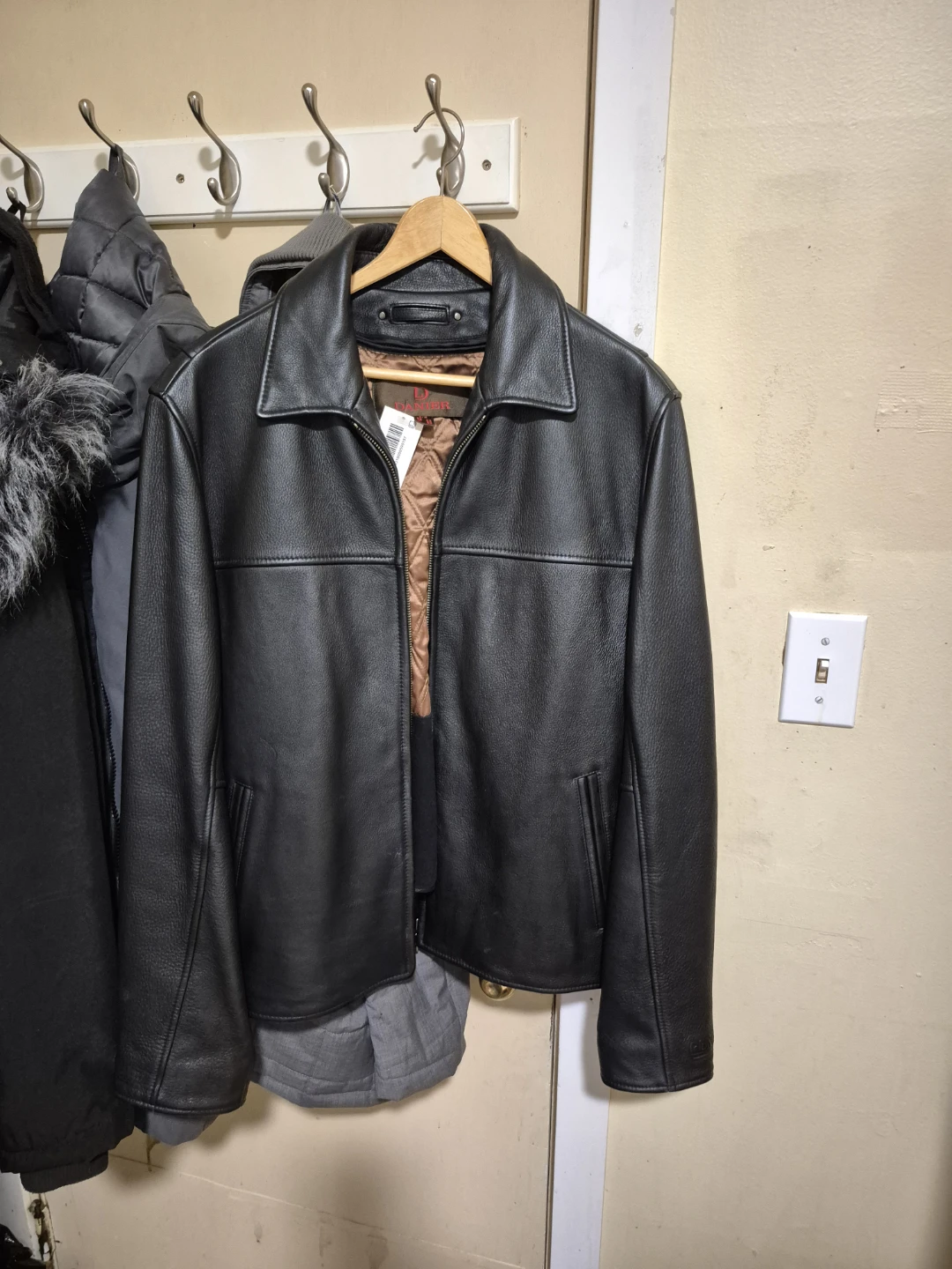 Danier Black Leather Jacket - photo 5