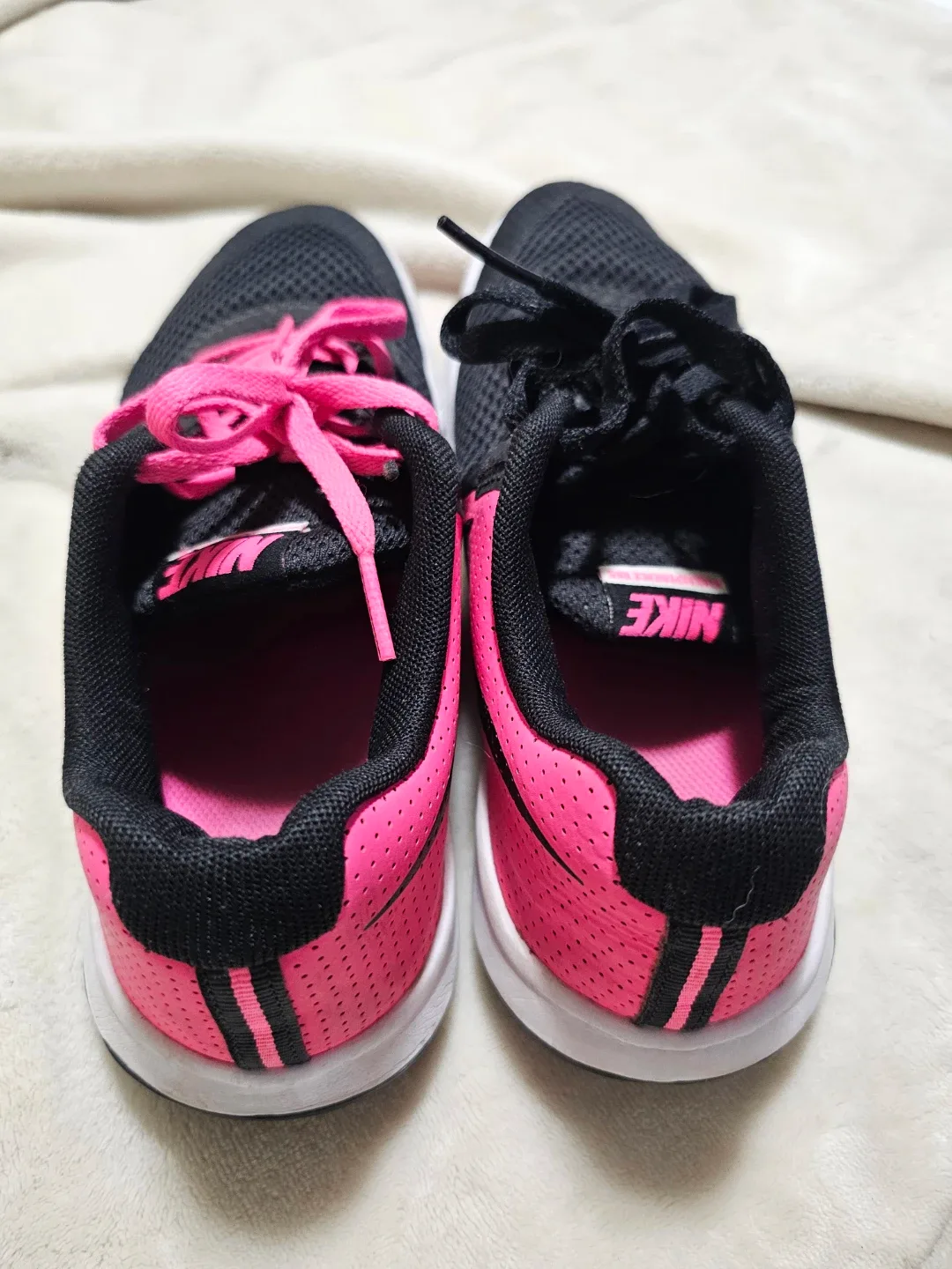 Nike Flex Experience RN 5- Black & Pink image indicator(2)