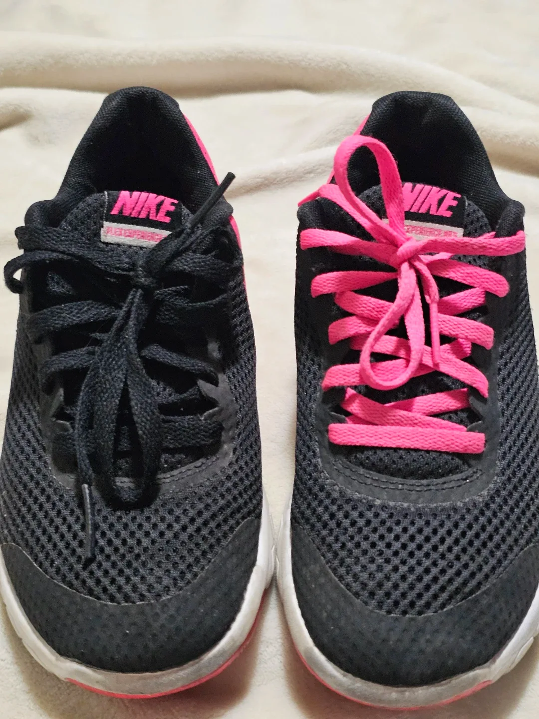 Nike Flex Experience RN 5- Black & Pink image indicator(3)