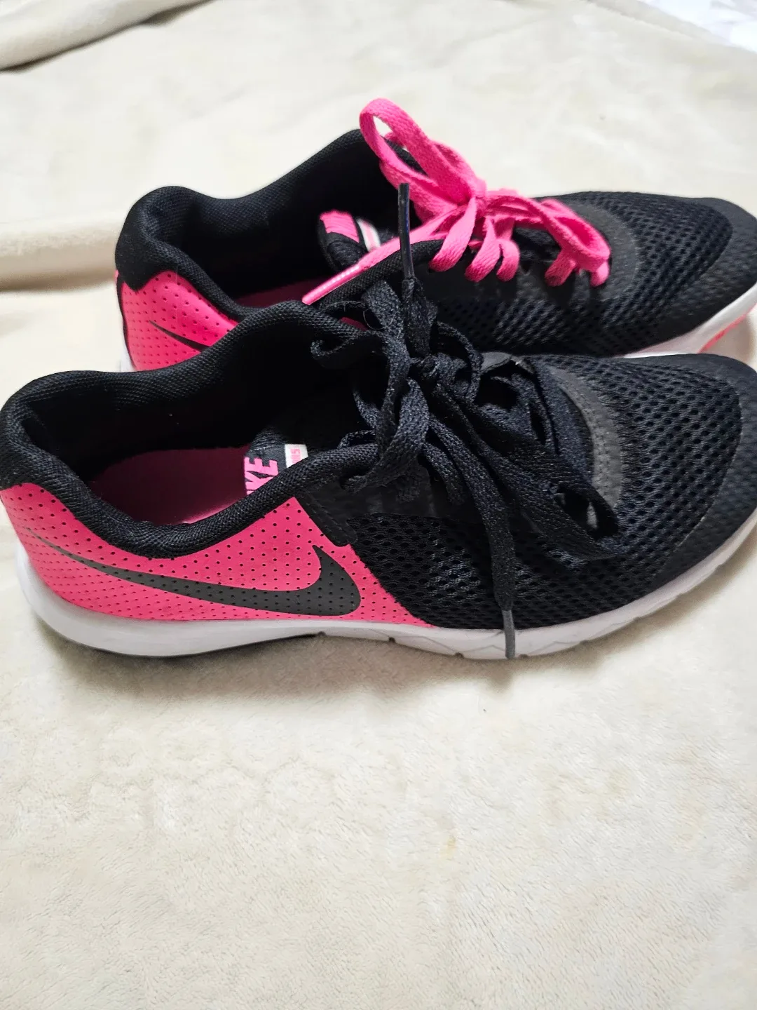 Nike Flex Experience RN 5- Black & Pink image indicator(4)