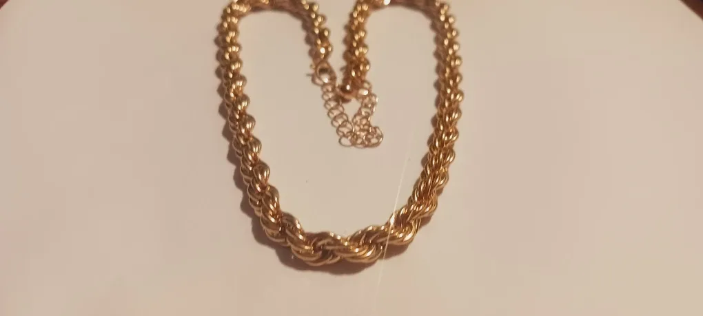 NEW !!! Gold Tone Rope Chain Necklace