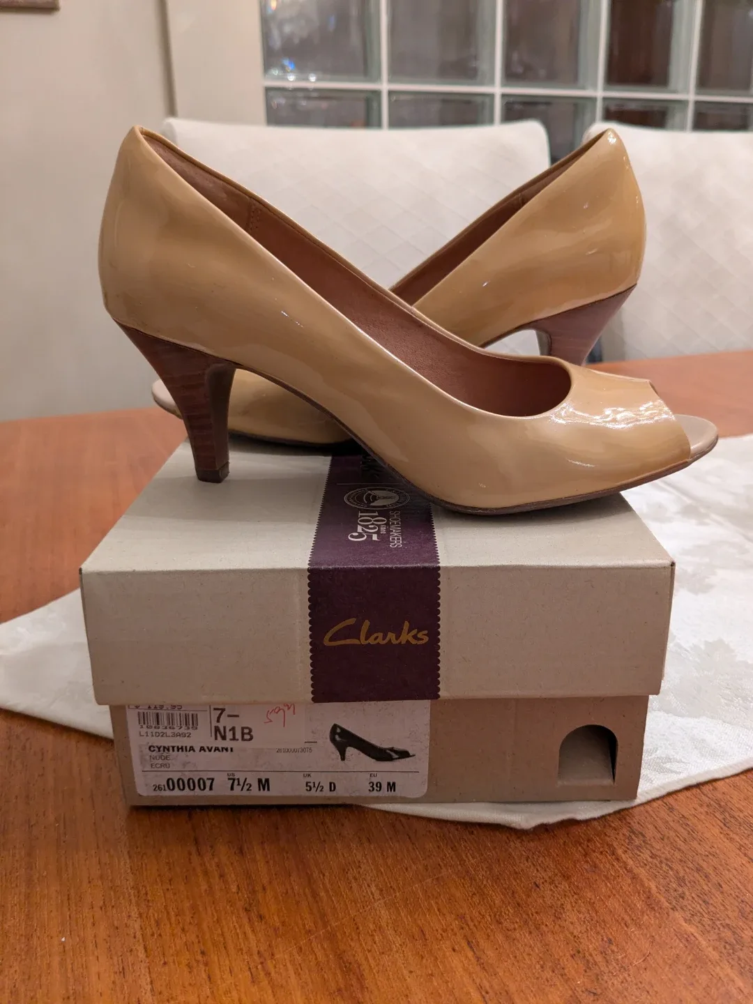 Clarks Cynthia Avant Nude Patent Heels - Size 7.5M