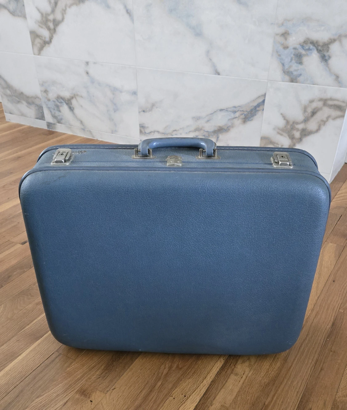 Vintage Monarch Blue Suitcase - photo 2