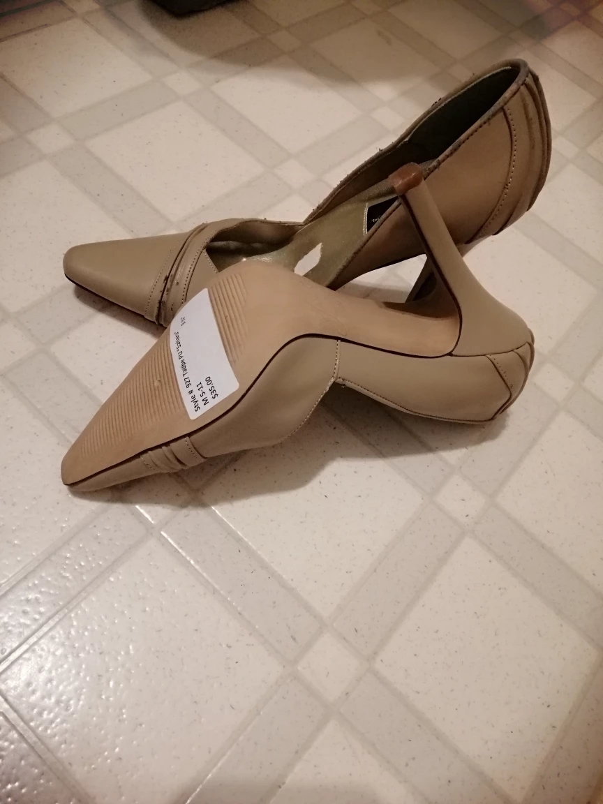 JustFab Beige Heels - Size 6 - photo 3