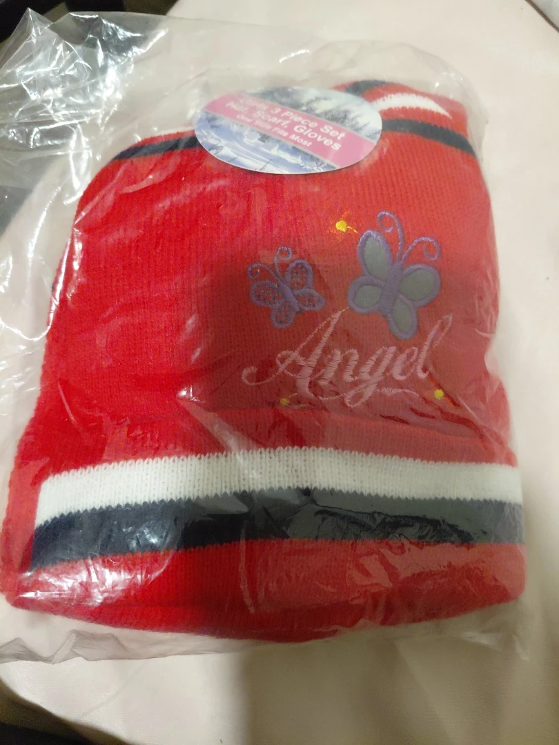 New Angel 3-Piece Set (Hat, Gloves, Scarf) - photo 2