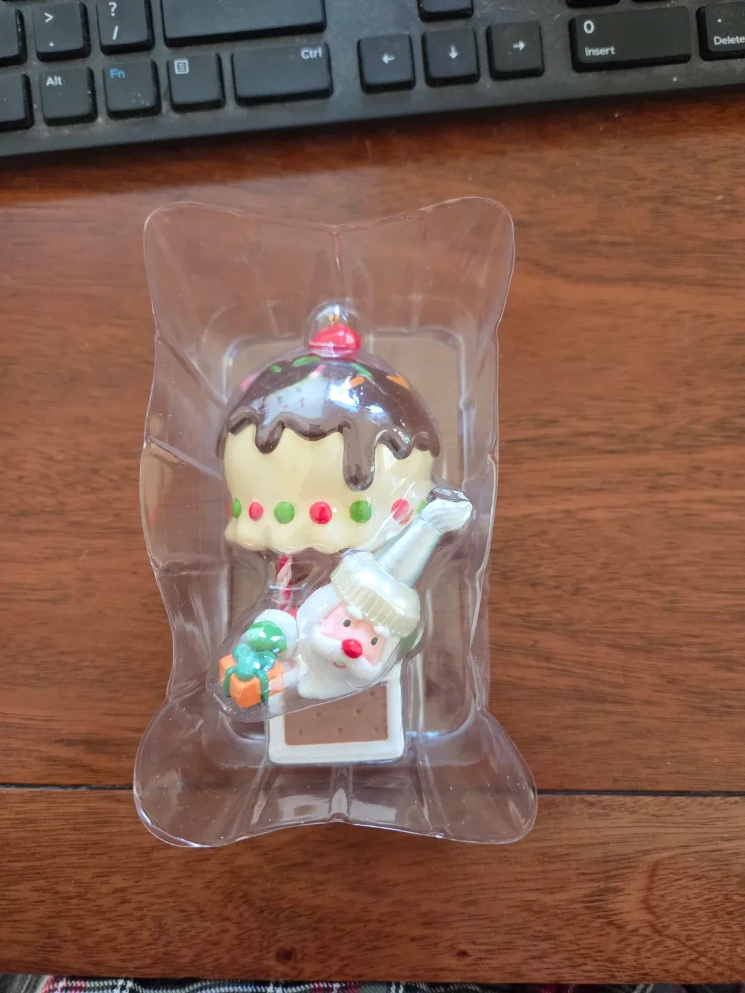 Hallmark Keepsake Santa's Sweet Ride Ornament 2011 image indicator(3)