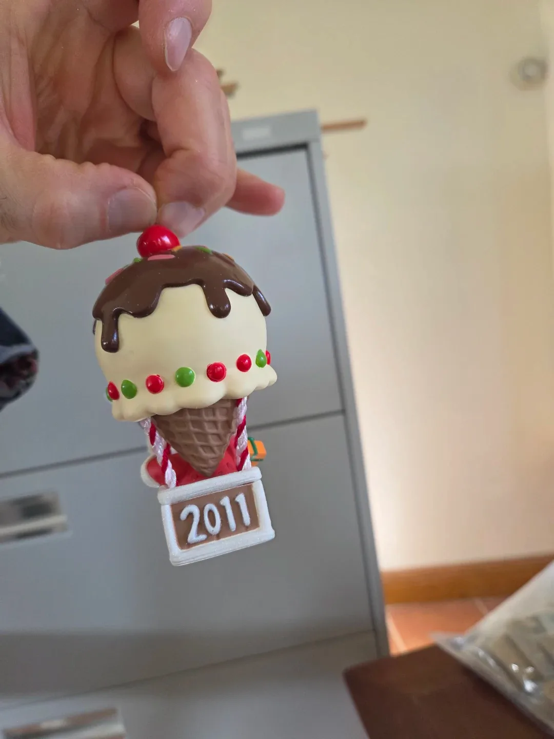 Hallmark Keepsake Santa's Sweet Ride Ornament 2011 image indicator(5)