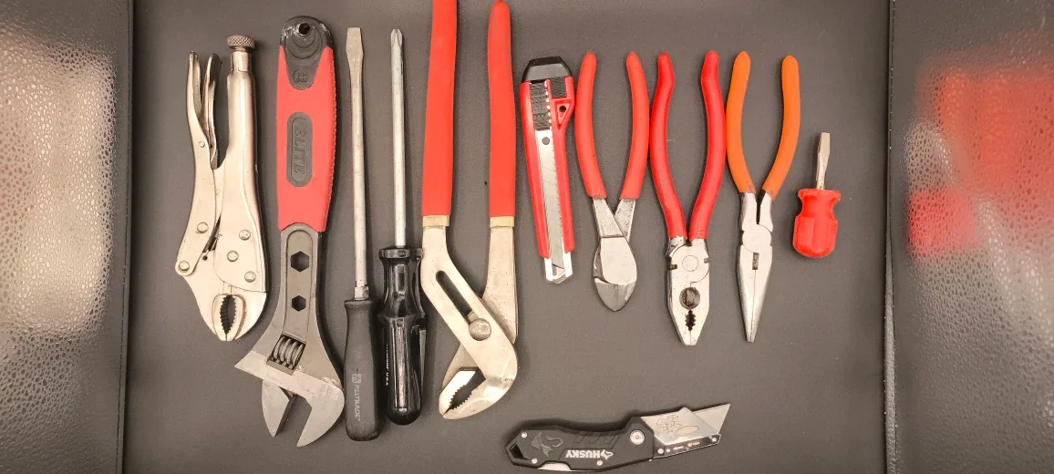 Premium Red Pro Tool Kit – Includes 12'' Adjustable Wrench image indicator(4)