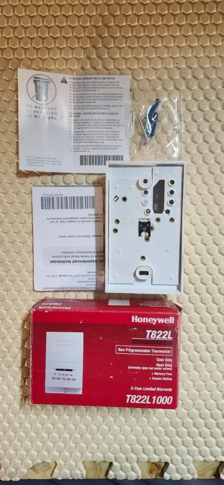 Honeywell T822L 1000 Non-Programmable Thermostat - New in Box image indicator(2)
