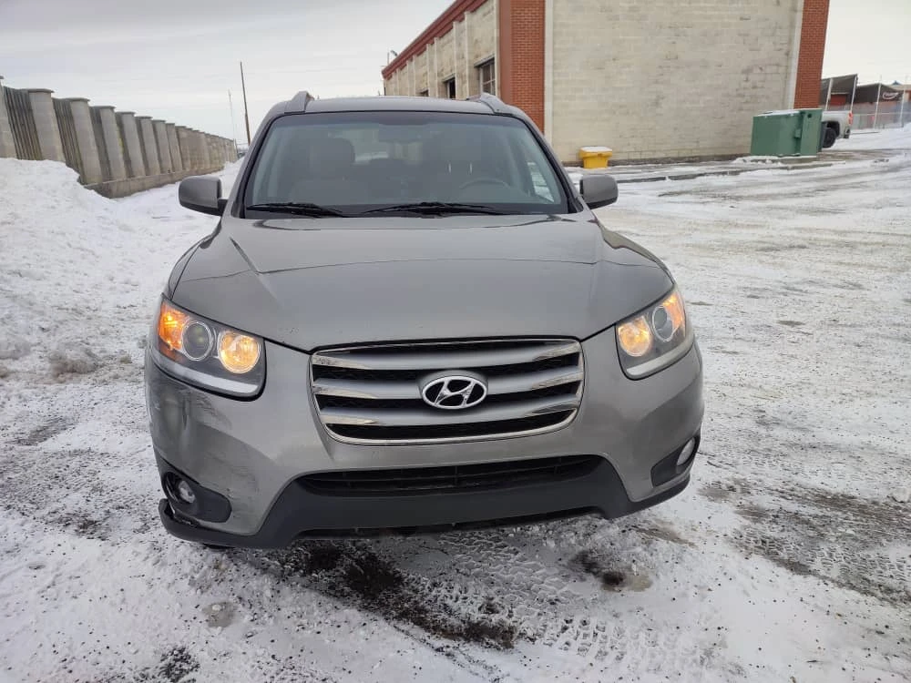 Hyundai Santa Fe SUV 2012