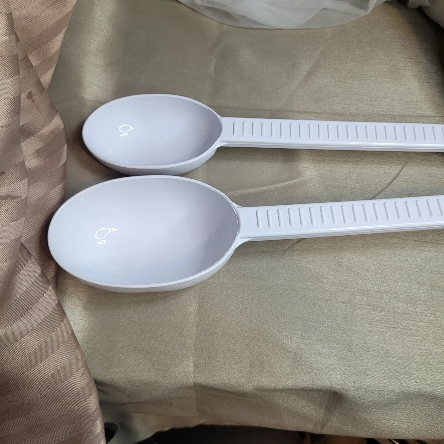 Weight Watchers 1 Cup and 1/2 Cup Spoons image indicator(7)