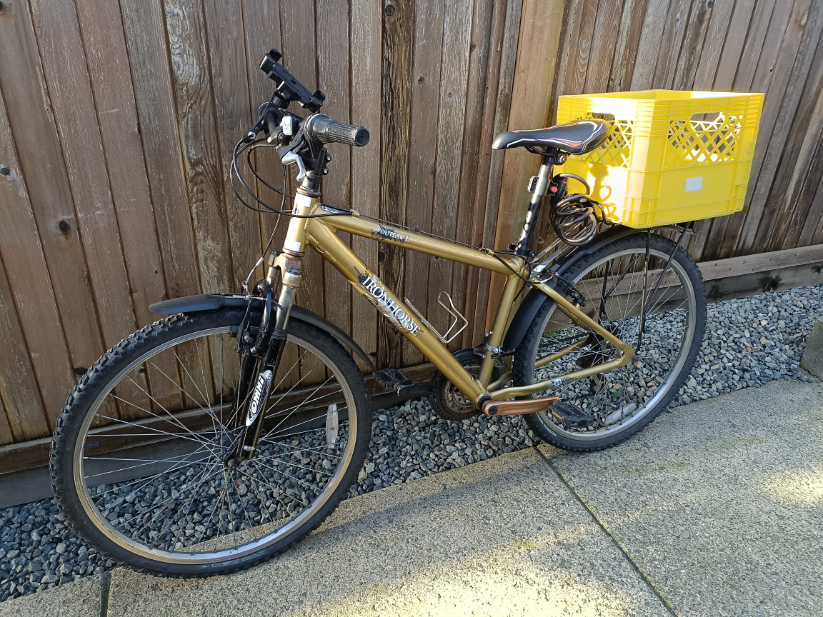Iron Horse Aluminum Bike - 21-Speed Shimano + Full Accessory Kit