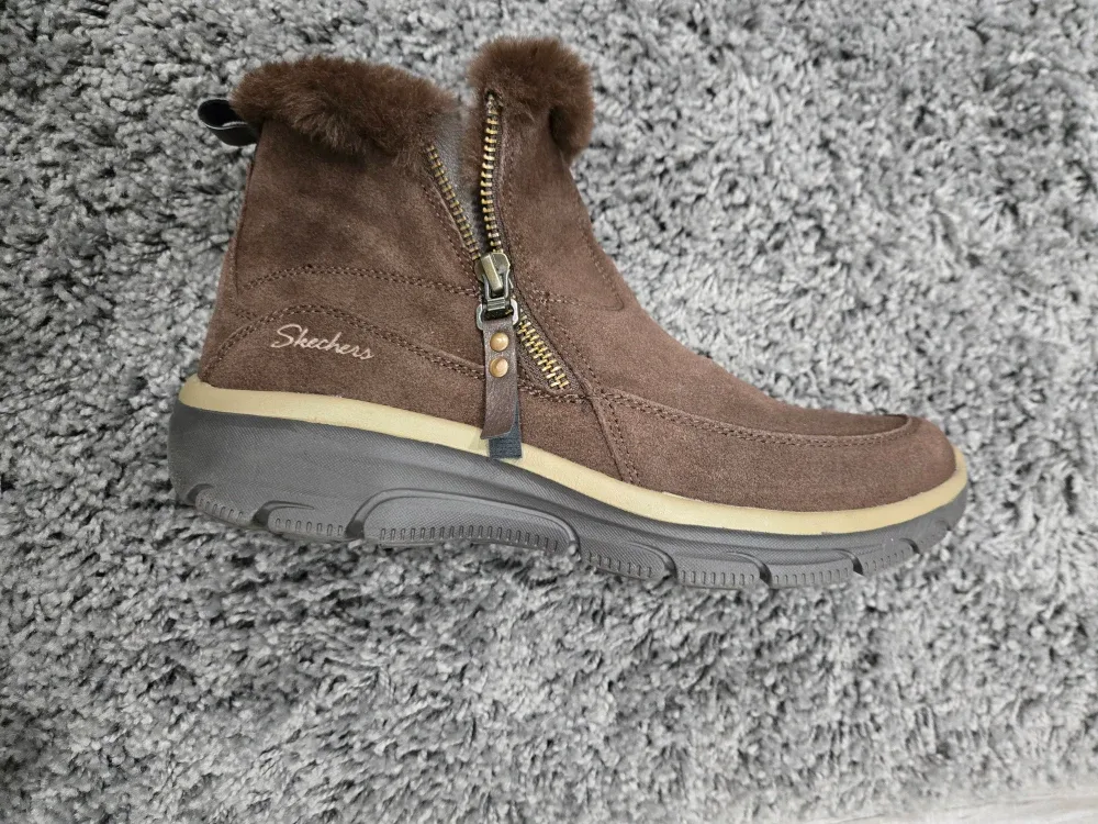 Skechers Relaxed Fit Ankle Boots image indicator(4)