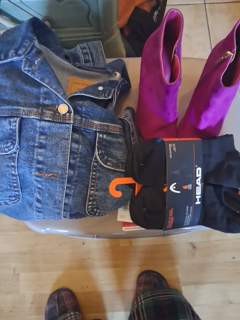 Levi Strauss Denim jacket & More image indicator(2)