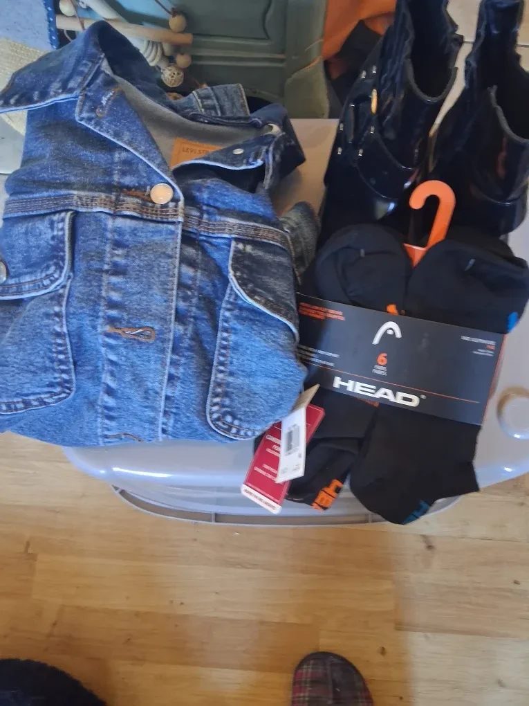 Levi Strauss Denim jacket & More image indicator(3)