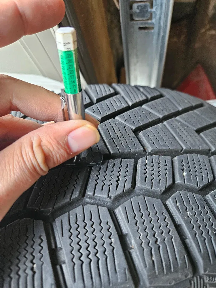 205/55/16 VW winter tires and rims. 5 x 112. Jetta, golf, passat image indicator(4)