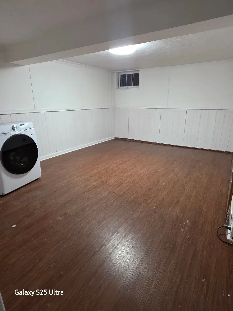 Semi-basement DISPONIBLE AHORA