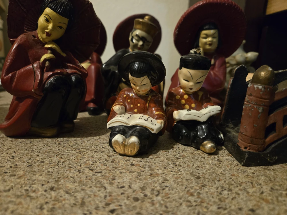 Vintage Asian Figurines - photo 2