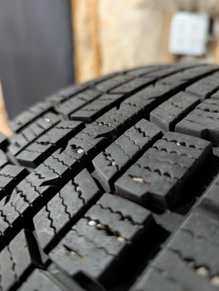 (4)-225/65R17 Winter Tires On Steel Rims Off 2015 Honda CRV